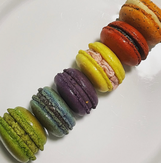 6 (half a dozen) assorted macs.